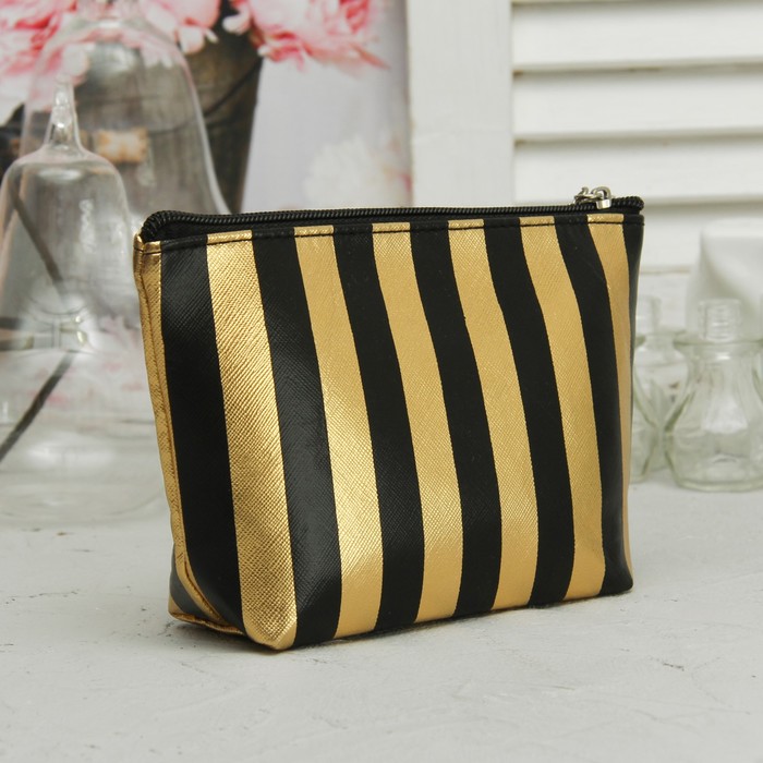Косметичка простая, отдел на молнии, цвет чёрный/золотой