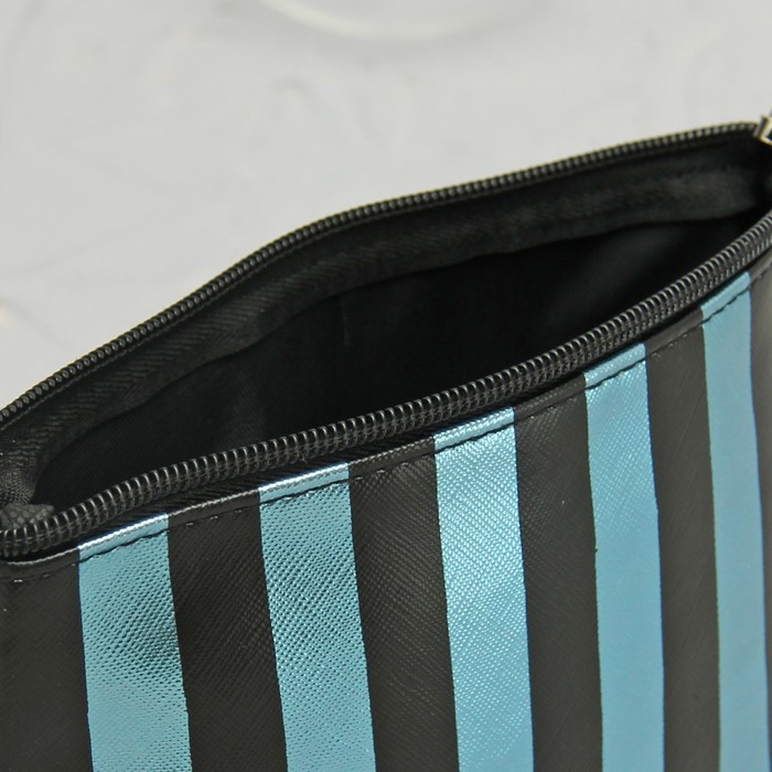 Косметичка простая, отдел на молнии, цвет чёрный/бирюзовый