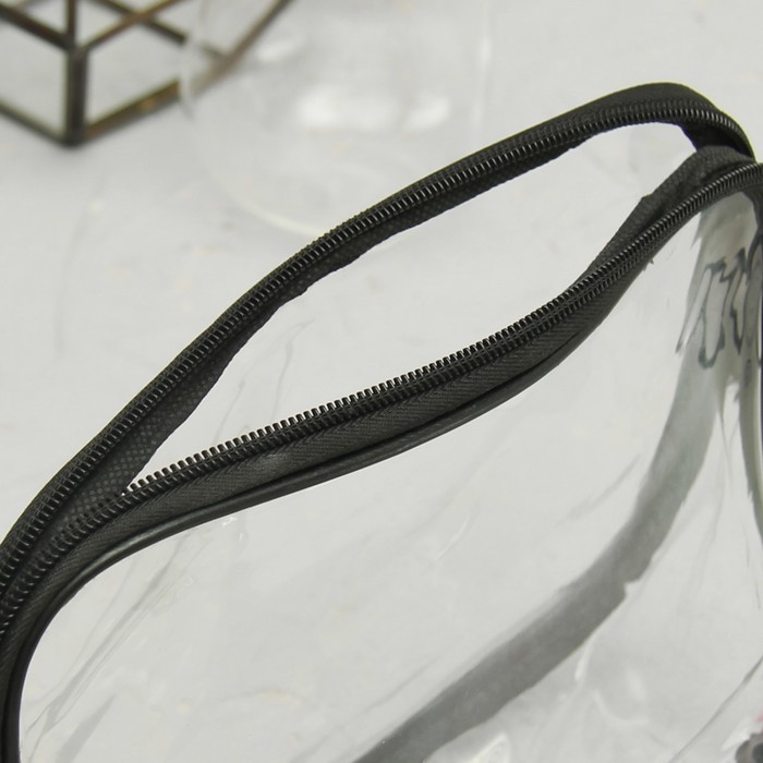 Набор косметичек 2 в 1, отдел на молнии, цвет чёрный/шампань