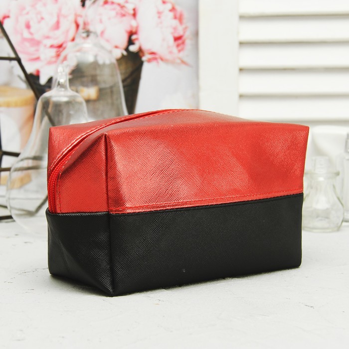 Косметичка дорожная, отдел на молнии, цвет чёрный/красный