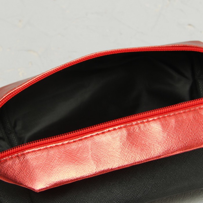 Косметичка дорожная, отдел на молнии, цвет чёрный/красный
