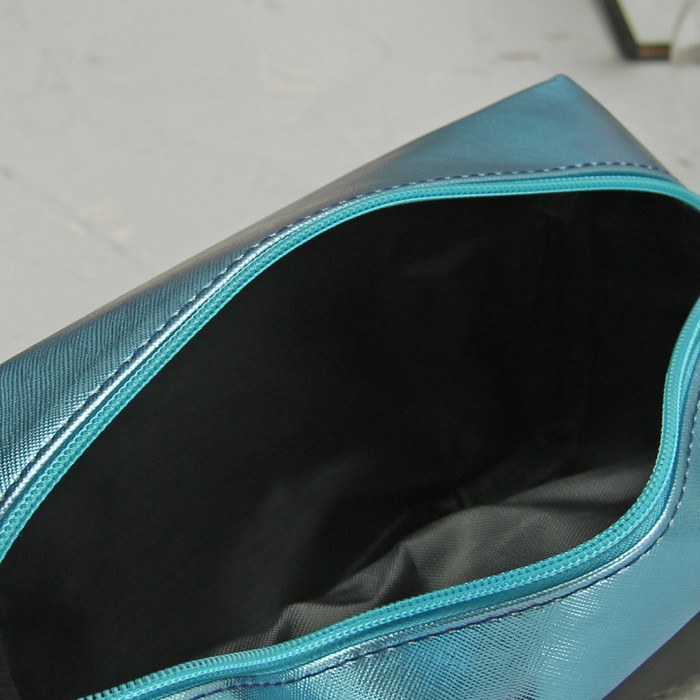 Косметичка дорожная, отдел на молнии, цвет чёрный/бирюзовый