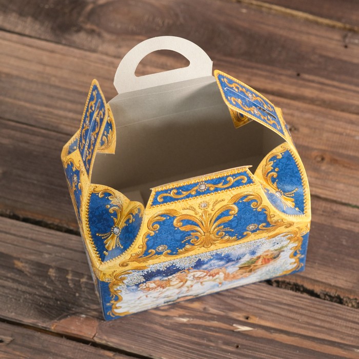 Подарочная коробка "Тройка", 18,5 x 12,5 x 19 см