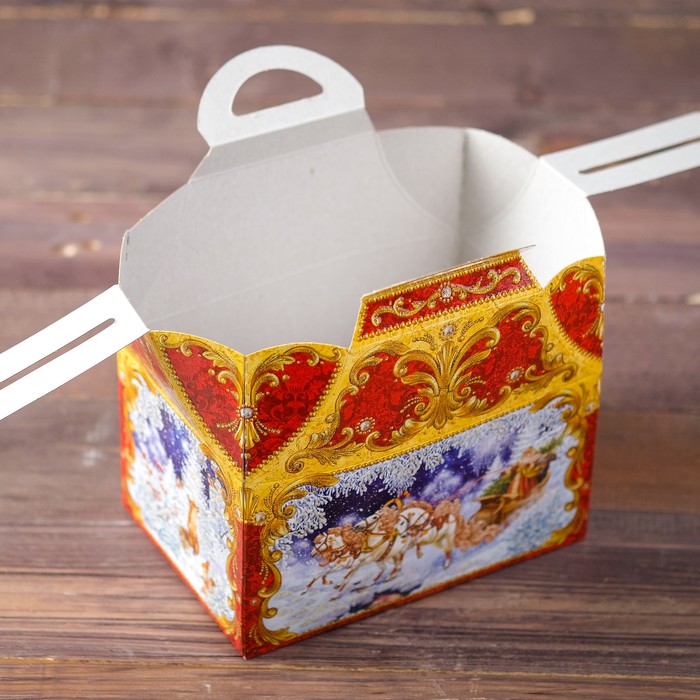 Подарочная коробка "Тройка", 18,5 x 12,5 x 19 см