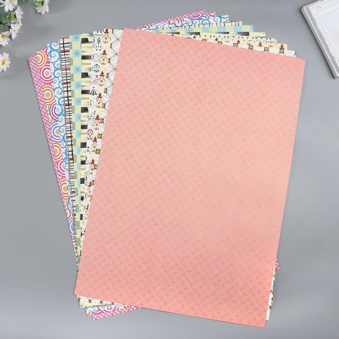 Бумага 1-сторонняя с золотым тиснением "Геометрия"набор 50 лист., пл-сть 80 гр 49,5х34,5 см