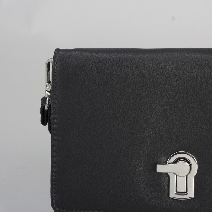 Клатч-кошелёк, 2 отдела, для карт, на молнии, длинный ремень, цвет чёрный