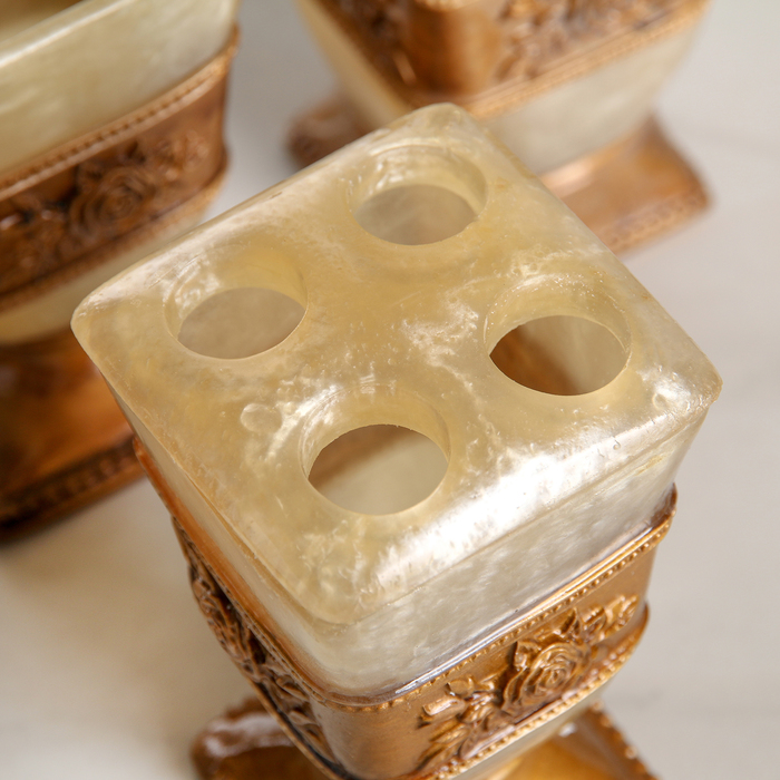 Набор для ванной "Барокко" 4 предмета: мыльница, дозатор для мыла, 2 стакана