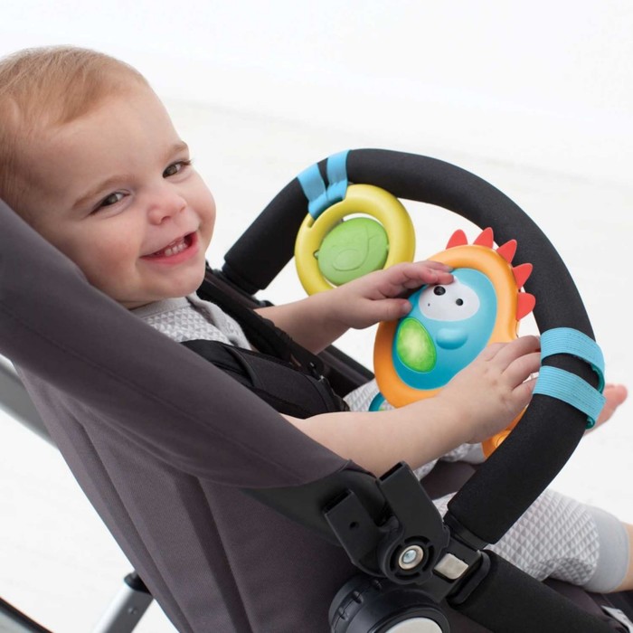 Развивающая игрушка-растяжка на коляску/кресло Skip Hop