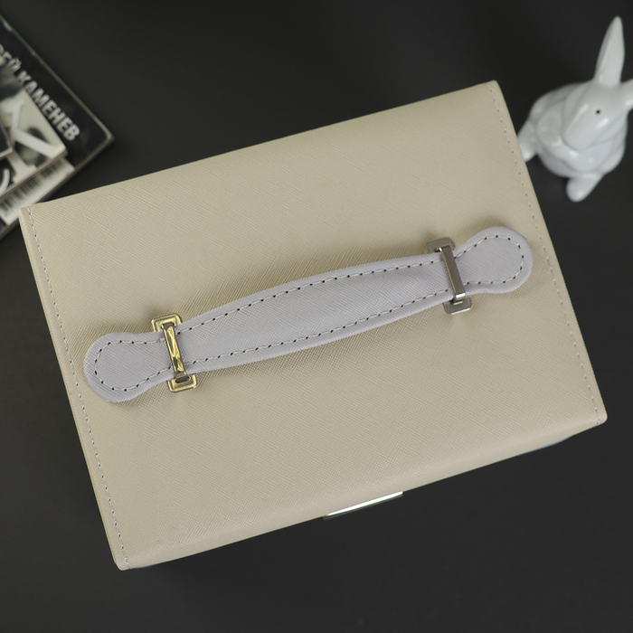 Шкатулка кожзам для украшений "Сердце в точку" кремово-голубая 14х20х15 см