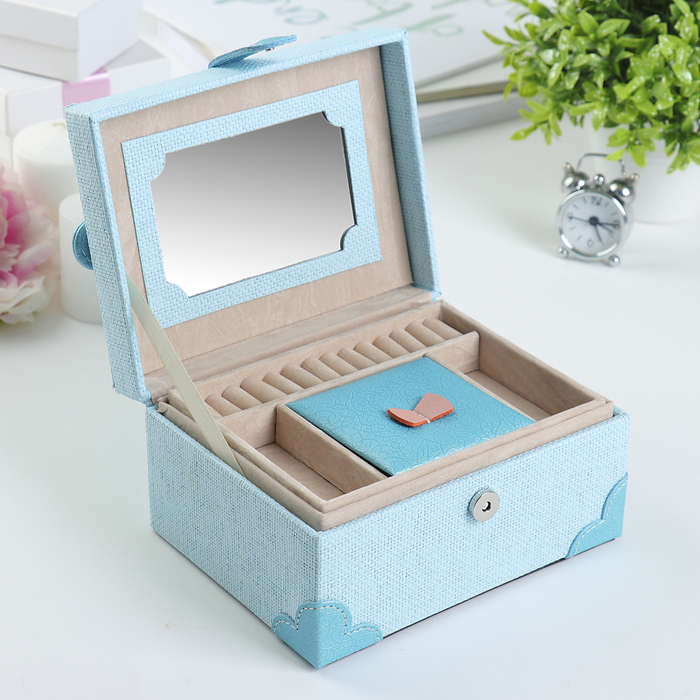 Шкатулка кожзам для украшений "Клеточка" голубая 9х17х13,5 см