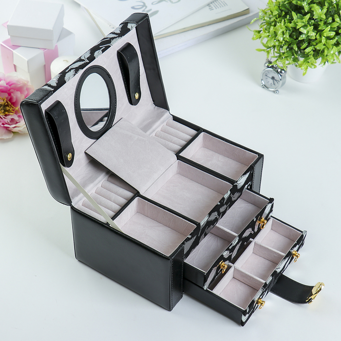 Шкатулка кожзам для украшений "Пёрышки на чёрном" 14х23,5х16,5 см