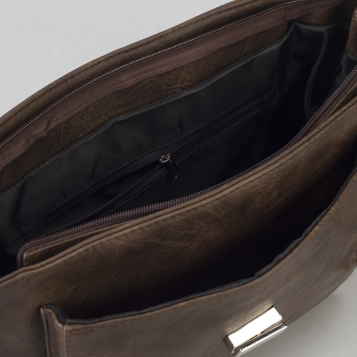 Сумка женская, отдел на клапане, 2 наружных кармана, длинный ремень, цвет коричневый