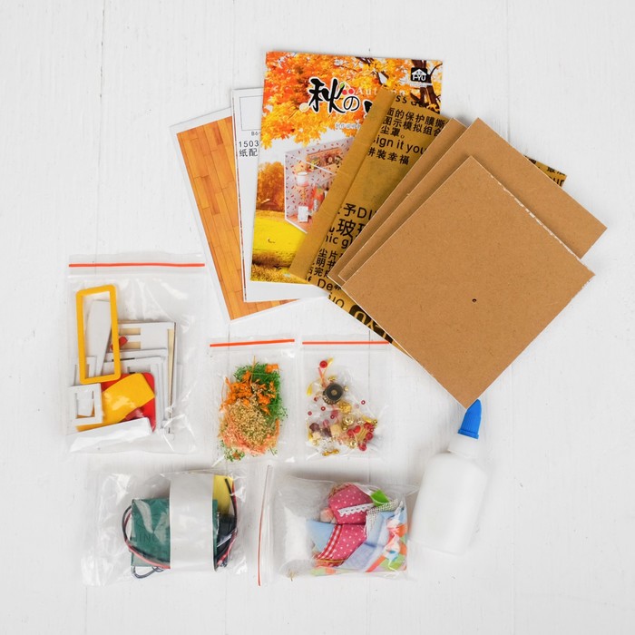 Интерьерный домик - миниатюра, своими руками "Комната с вишенками" со светом