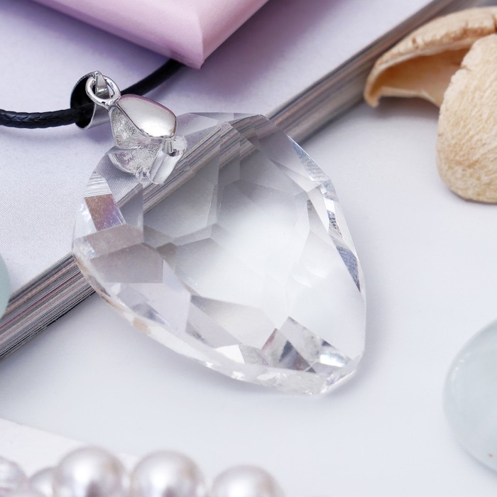 Кулон на шнурке "Сияние" капля, цвет белый, 45 см
