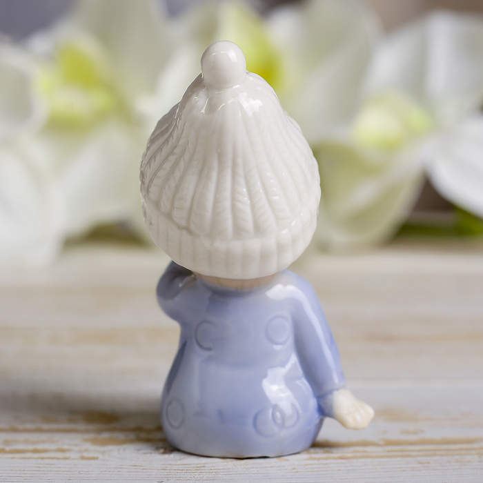 Сувенир фарфор "Мальчик в шапочке" 10х6,5 см