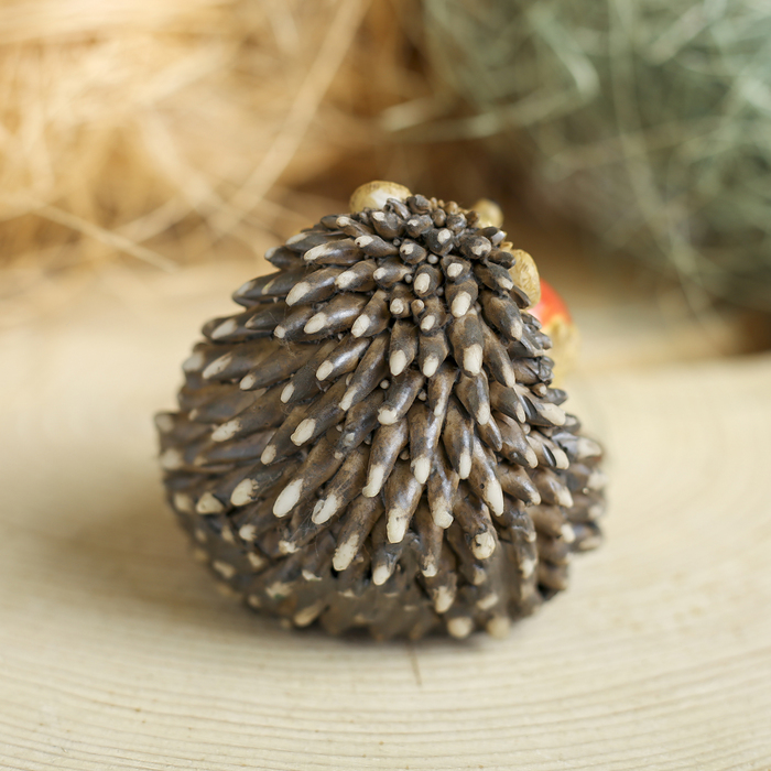 Сувенир полистоун "Ежик с яблоком" 9х7 см