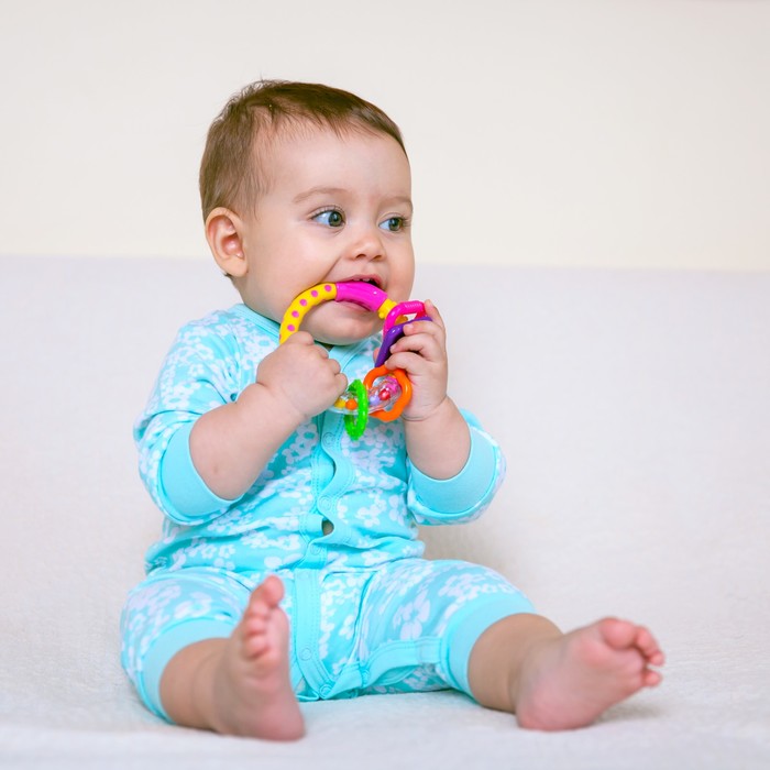 Погремушка-прорезыватель «Звонкое колечко», розовое