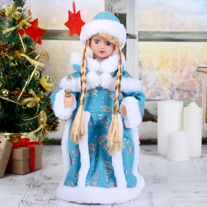 Снегурочка "Голубая шубка" (рус.мел) 40 см, с посошком