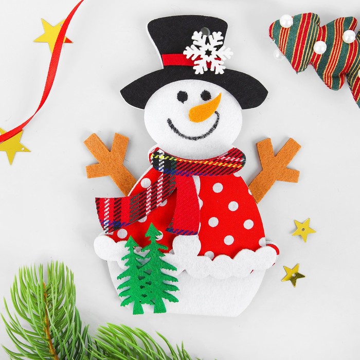 Набор для творчества - создай ёлочное украшение из фетра «Снеговик с ёлочками» апплика наклейки из фетра снеговик с3744