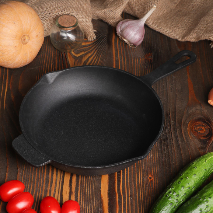 Сковорода чугунная 26x6 см, с двумя сливами
