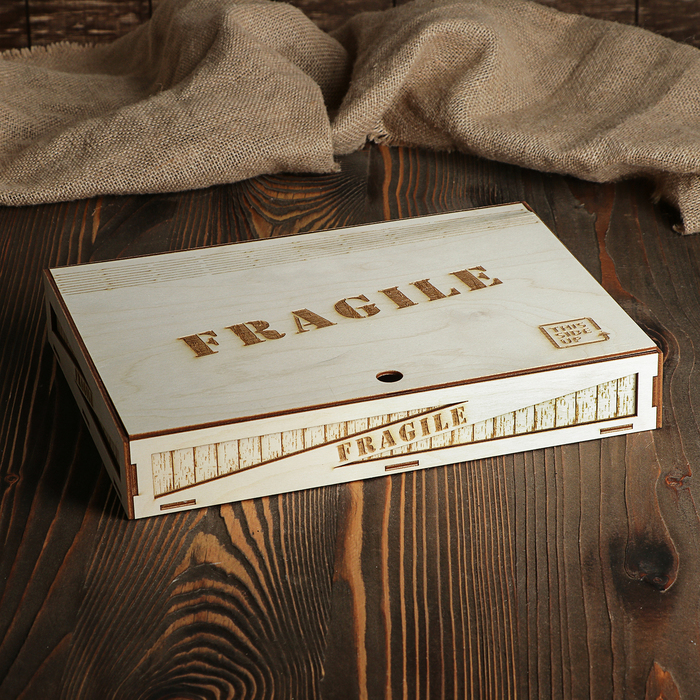 Подарочный ящик с надписью "Хрупкое" А4