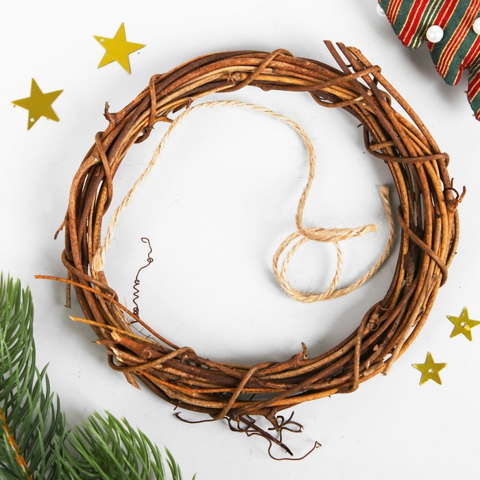 Набор для творчества - создай новогоднее украшение "Венок - олень в шапочке"