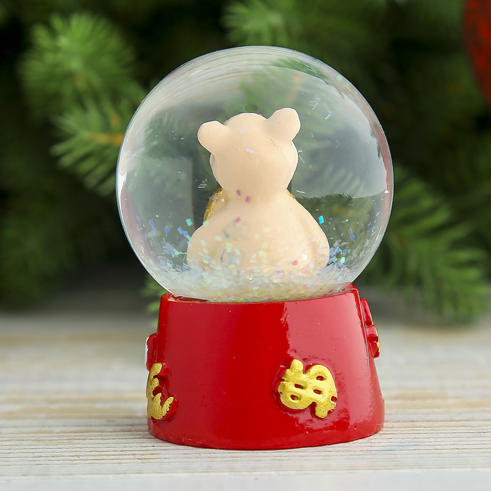 Сувенир полистоун снежный шар "Поросёнок - Счастья" МИКС 6,3х4,5х4,5 см