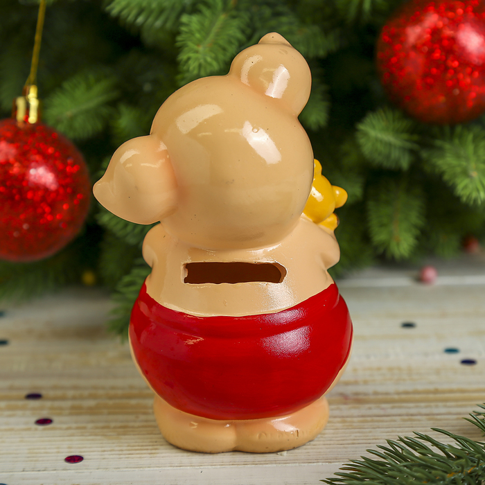 Копилка полистоун лак "Розовый поросёнок в памперсе с мишкой" 14,5х10х9 см