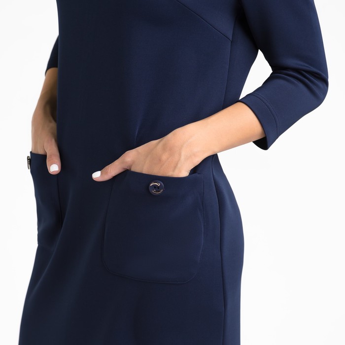 Платье женское с двумя карманами, размер 42, цвет тёмно-синий