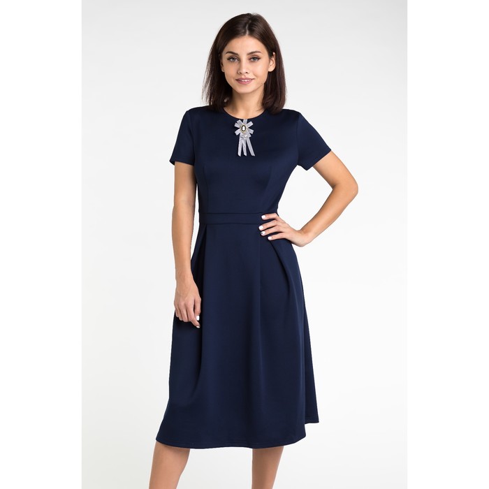 Платье женское с брошкой, размер 44, цвет тёмно-синий
