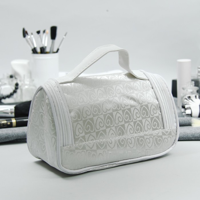Косметичка-сумка «Сердца», отдел на молнии, зеркало, цвет белый