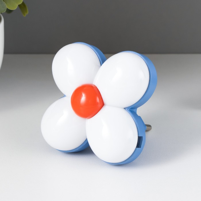 

Ночник пластик "Ромашка" LED бело-синий 8х5х8 см RISALUX