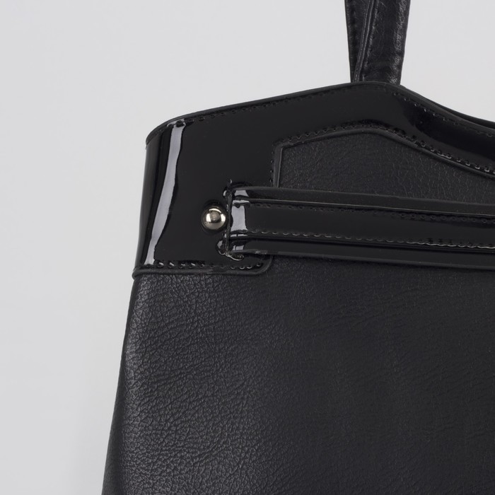 Сумка женская, отдел с перегородкой на молнии, 2 наружных кармана, цвет чёрный