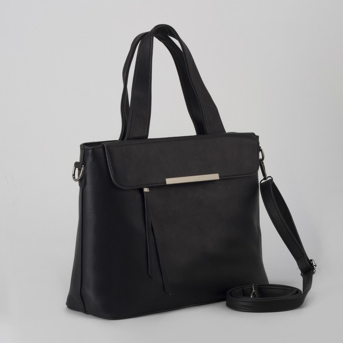 Сумка женская, отдел с перегородкой на молнии, 2 наружных кармана, длинный ремень, цвет чёрный
