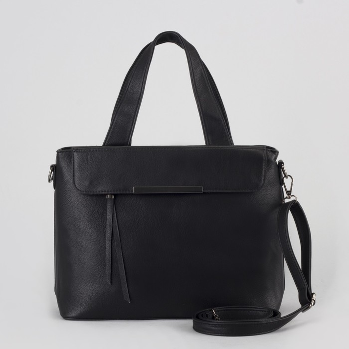 Сумка женская, отдел с перегородкой на молнии, 2 наружных кармана, длинный ремень, цвет чёрный