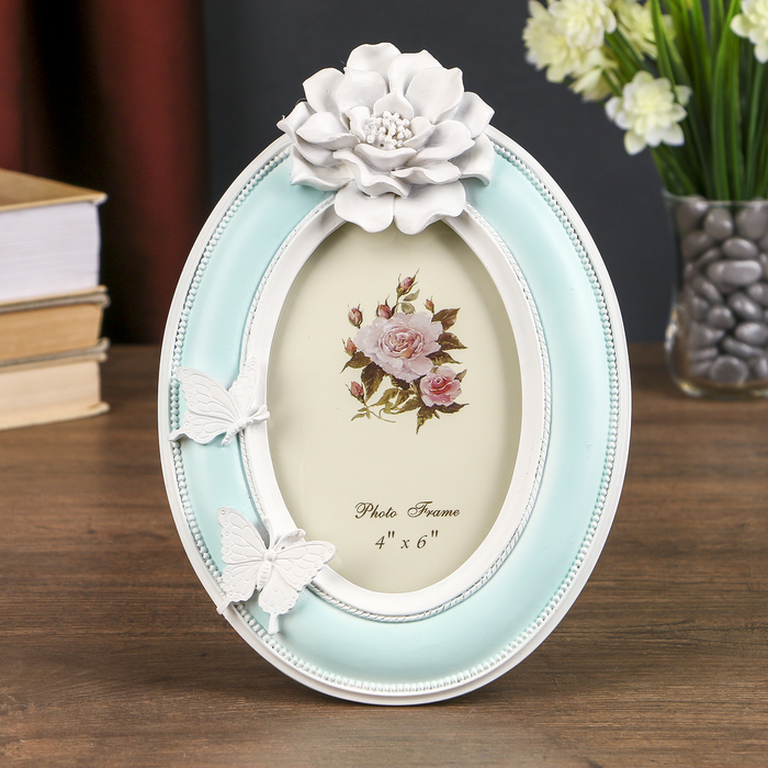 Фоторамка полистоун 10х15 см "Белый цветок и бабочки на голубом" 25х17,5 см