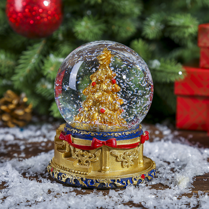 Сувенир полистоун водяной шар "Ёлка в золоте" d=8 см