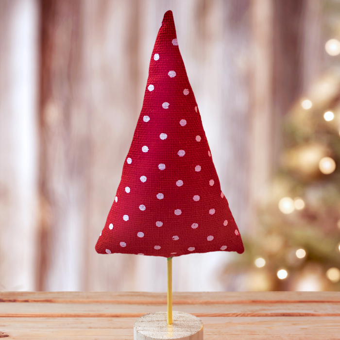 Набор для создания игрушки из ткани "Елочка в горошек", цвет красный