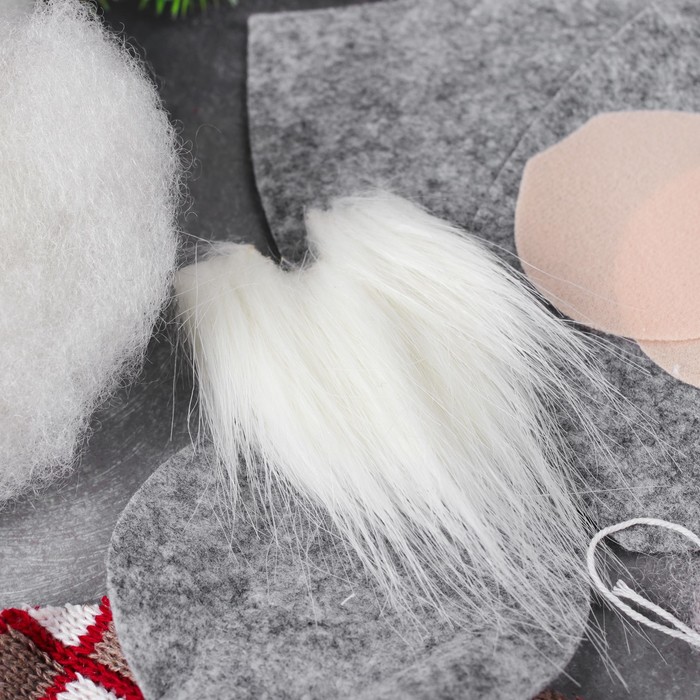 Набор для создания подвесной елочной игрушки из фетра "Гномик с бородой"