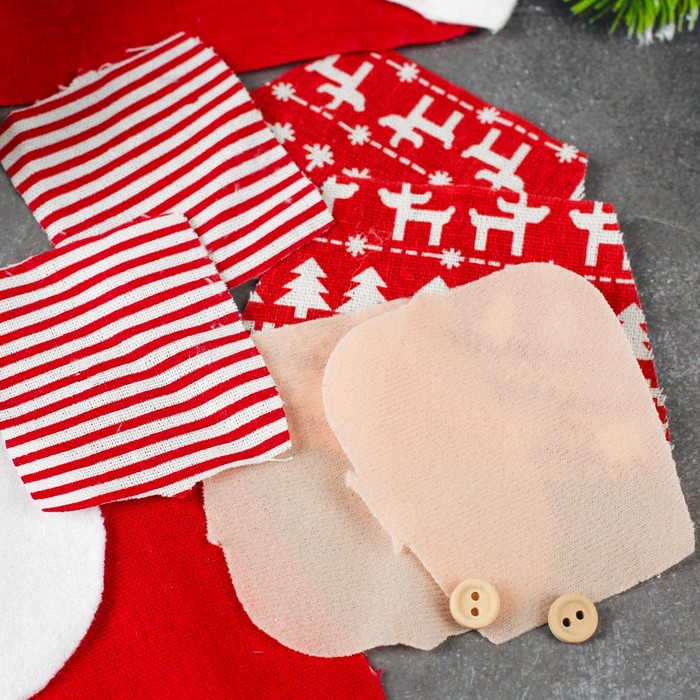 Набор для создания подвесной елочной игрушки из фетра "Снеговик в шарфике"