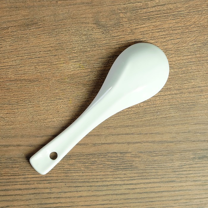 Набор из 8 предметов: 4 бульонницы 15×11×5 см, 0,35 л, 4 ложки 13×4 см, каменная керамика