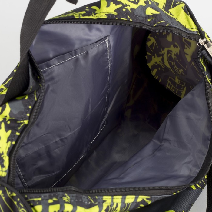 Сумка спортивная «Граффити», отдел на молнии, длинный ремень, цвет чёрный/зелёный