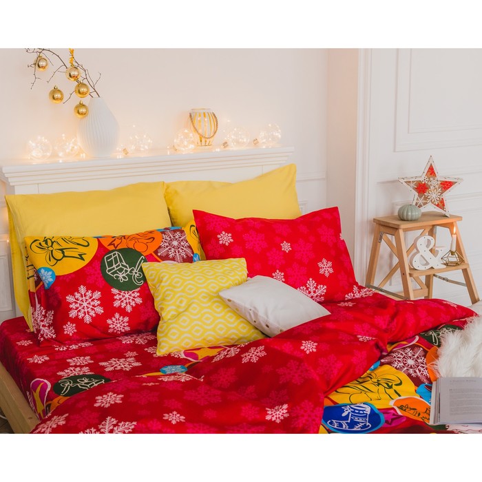 Постельное бельё «Экономь и Я» Новогодние подарки 1,5 сп. 143×210 см, 150×210 см, 50×70 - 2 шт., микрофайбер, 75 г/м²