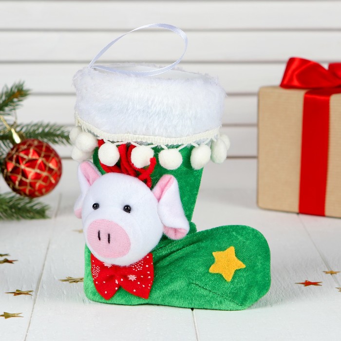 Подарочная упаковка "Сапожок" со свинкой и звёздочкой, цвета МИКС, вместимость 150 г