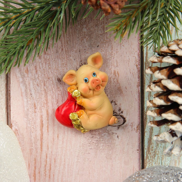 Магнит "Свинка и мешок" 4х2х6см