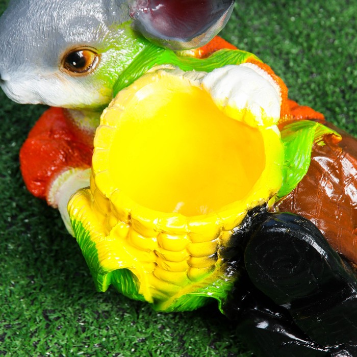 Фигурное кашпо "Заяц с кукурузой"