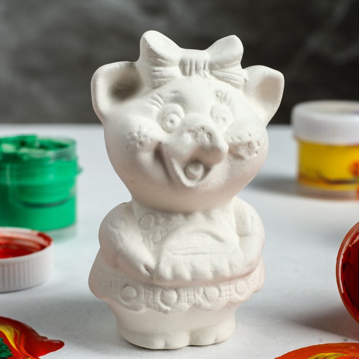 Статуэтка "Свинка-девочка №2"