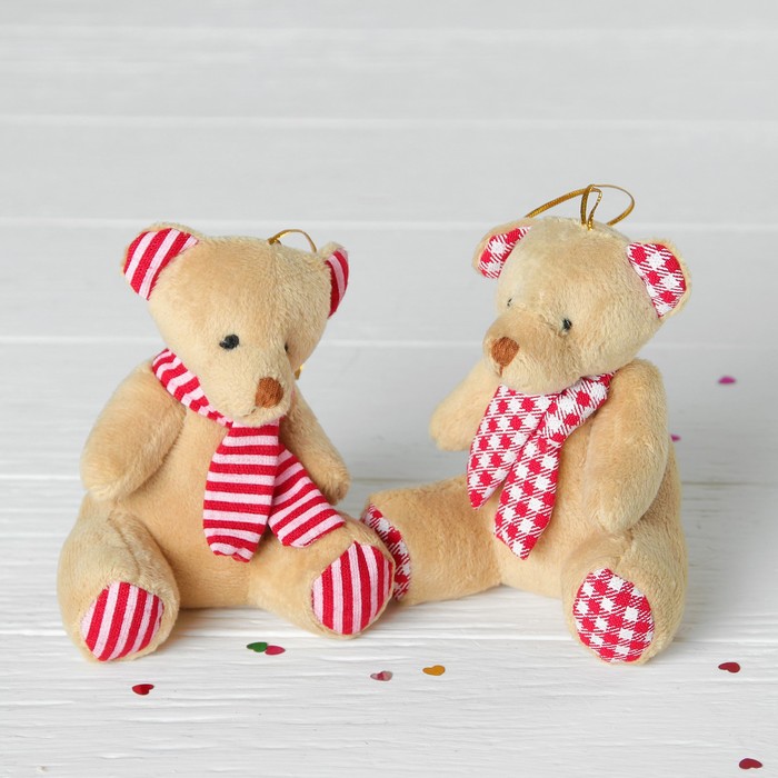 Мягкая игрушка-подвеска "Медведь в шарфике" цвета МИКС