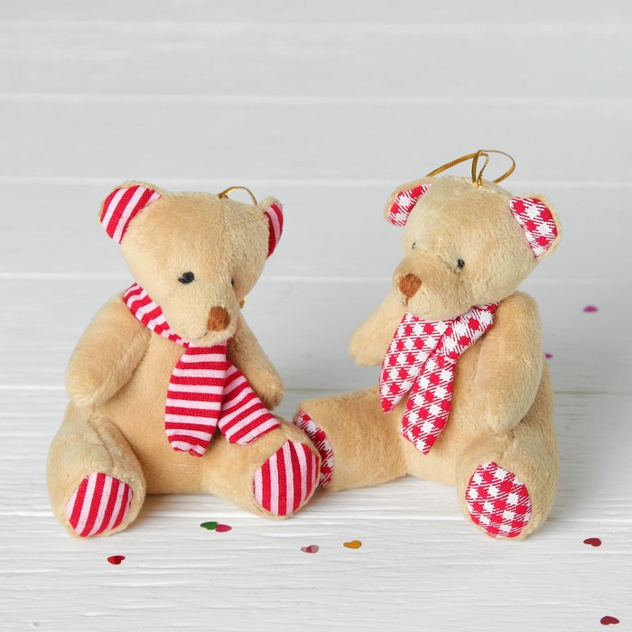 Мягкая игрушка-подвеска "Медведь в шарфике" цвета МИКС