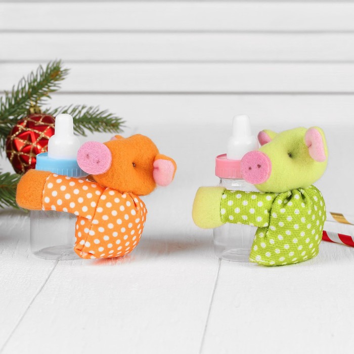 Конфетница "Поросёнок с бутылочкой" кофточка в горошек, цвета МИКС, вместимость 50 г